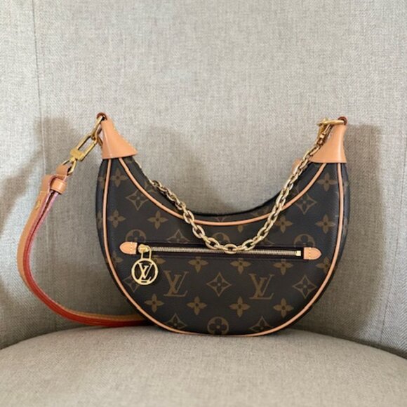 Louis Vuitton Monogram Loop - Picture 15 of 16